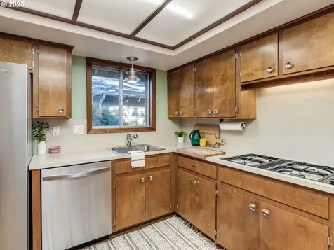 1525 SW 84th Avenue Portland OR 97225