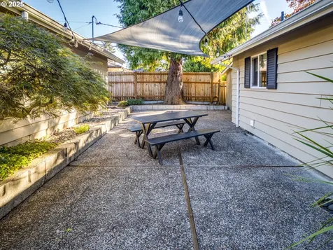 1525 SW 84th Avenue Portland OR 97225