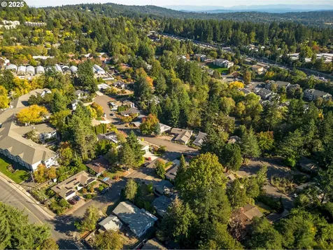 1525 SW 84th Avenue Portland OR 97225