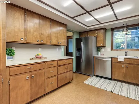 1525 SW 84th Avenue Portland OR 97225