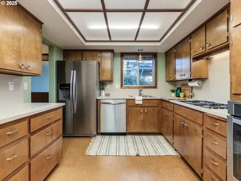 1525 SW 84th Avenue Portland OR 97225