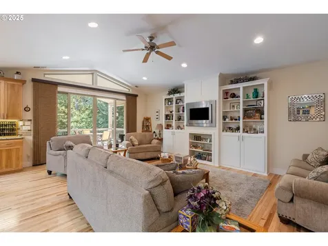 434 Champagne Creek Drive Roseburg OR 97471