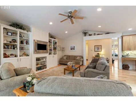 434 Champagne Creek Drive Roseburg OR 97471