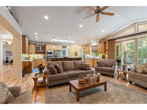 434 Champagne Creek Drive Roseburg OR 97471