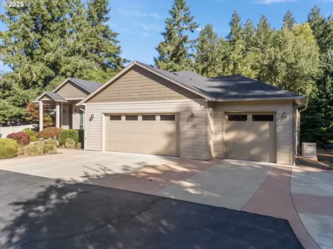 434 Champagne Creek Drive Roseburg OR 97471
