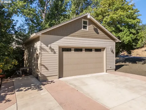 434 Champagne Creek Drive Roseburg OR 97471