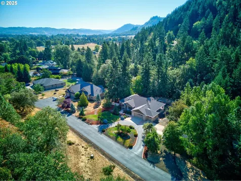 434 Champagne Creek Drive Roseburg OR 97471