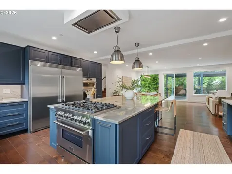 3850 Lake Grove Avenue Lake Oswego OR 97035