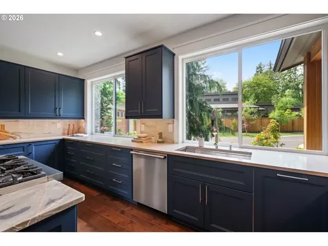 3850 Lake Grove Avenue Lake Oswego OR 97035