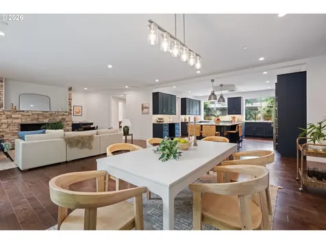 3850 Lake Grove Avenue Lake Oswego OR 97035