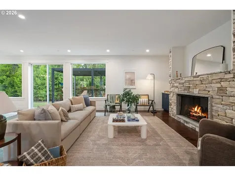 3850 Lake Grove Avenue Lake Oswego OR 97035