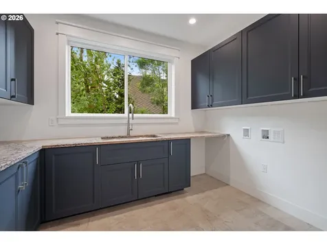 3850 Lake Grove Avenue Lake Oswego OR 97035