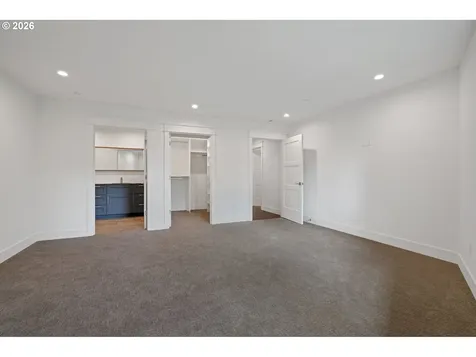 3850 Lake Grove Avenue Lake Oswego OR 97035
