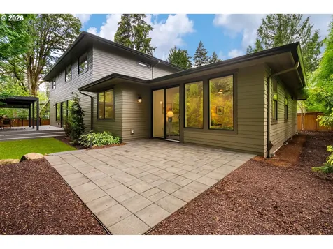 3850 Lake Grove Avenue Lake Oswego OR 97035