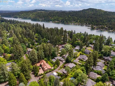 3850 Lake Grove Avenue Lake Oswego OR 97035