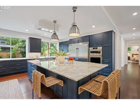 3850 Lake Grove Avenue Lake Oswego OR 97035