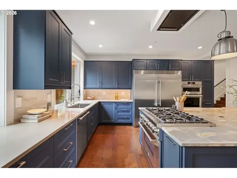 3850 Lake Grove Avenue Lake Oswego OR 97035