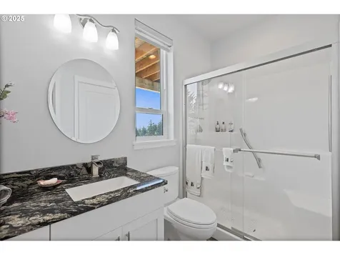 4231 SE Lee Avenue Lincoln City OR 97367