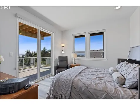 4231 SE Lee Avenue Lincoln City OR 97367