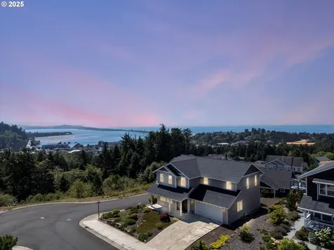 4231 SE Lee Avenue Lincoln City OR 97367