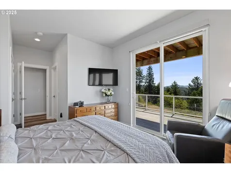 4231 SE Lee Avenue Lincoln City OR 97367