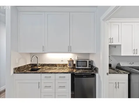 4231 SE Lee Avenue Lincoln City OR 97367