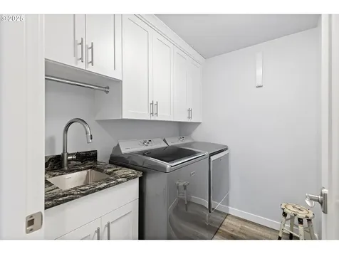 4231 SE Lee Avenue Lincoln City OR 97367