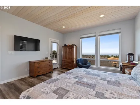 4231 SE Lee Avenue Lincoln City OR 97367
