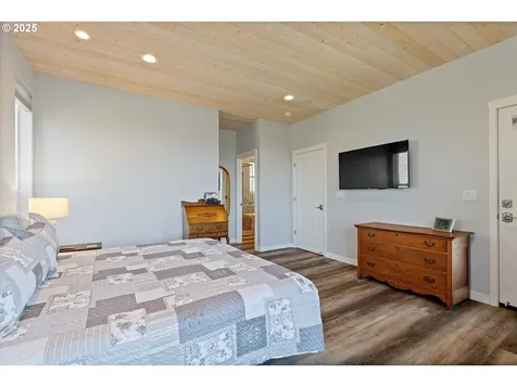 4231 SE Lee Avenue Lincoln City OR 97367