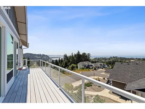 4231 SE Lee Avenue Lincoln City OR 97367