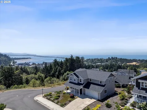 4231 SE Lee Avenue Lincoln City OR 97367