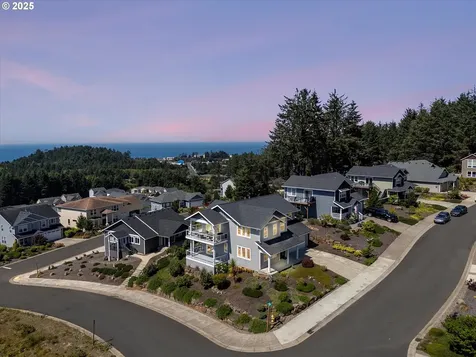 4231 SE Lee Avenue Lincoln City OR 97367