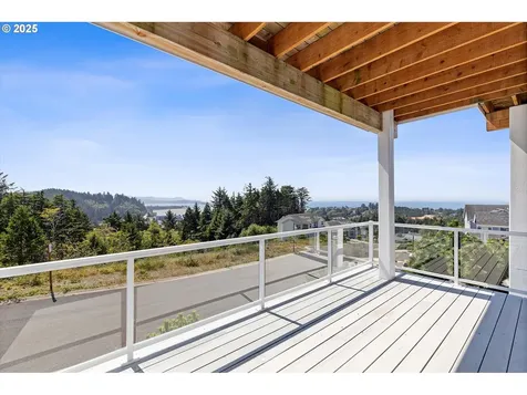 4231 SE Lee Avenue Lincoln City OR 97367