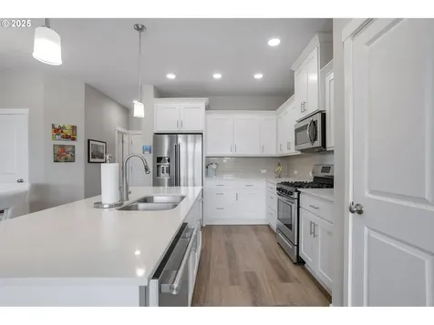 6870 SE Crimson Lane Hillsboro OR 97123