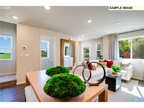 850 Sifuentez Court Woodburn OR 97071