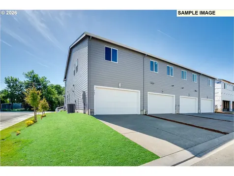 850 Sifuentez Court Woodburn OR 97071
