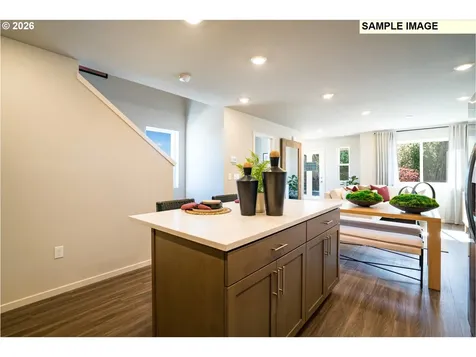 850 Sifuentez Court Woodburn OR 97071