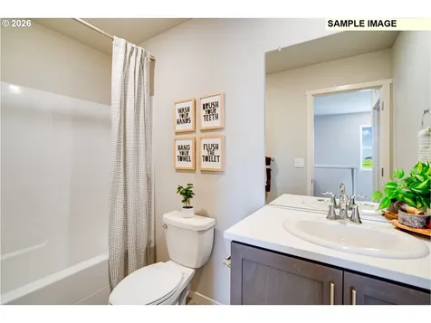 850 Sifuentez Court Woodburn OR 97071