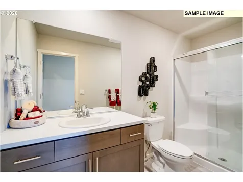 850 Sifuentez Court Woodburn OR 97071