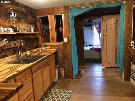 150 E Franklin Avenue Dayville OR 97825