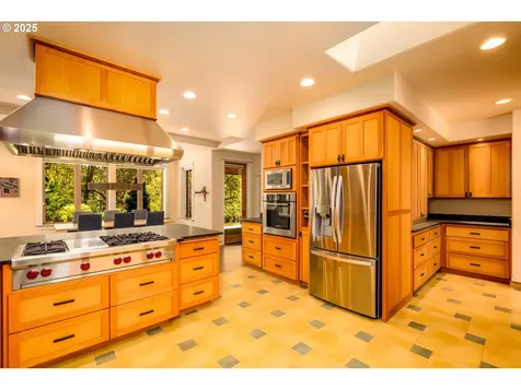 354 Champagne Creek Drive Roseburg OR 97471