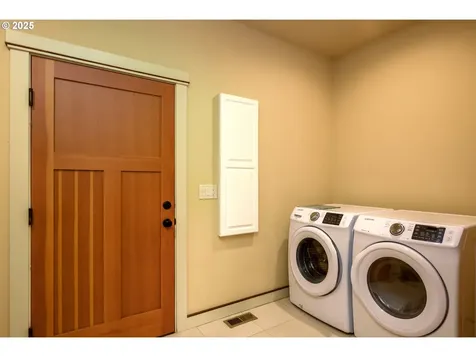 354 Champagne Creek Drive Roseburg OR 97471