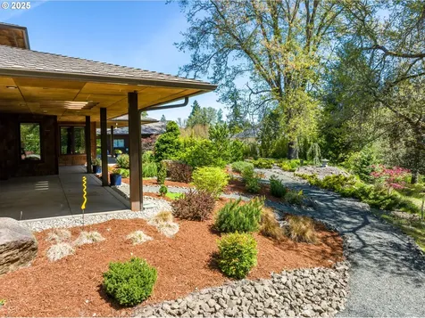 354 Champagne Creek Drive Roseburg OR 97471