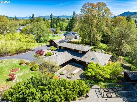 354 Champagne Creek Drive Roseburg OR 97471