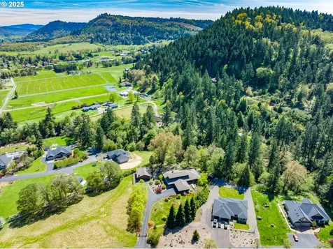 354 Champagne Creek Drive Roseburg OR 97471