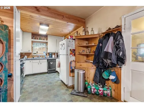 1202 Scoggins Road Underwood WA 98651