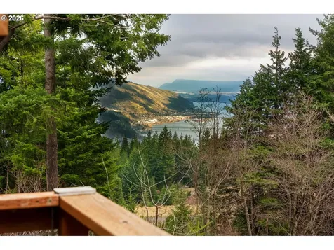1202 Scoggins Road Underwood WA 98651