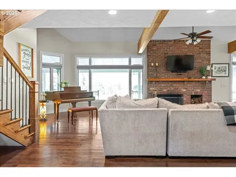 39889 Mcdowell Creek Drive Lebanon OR 97355