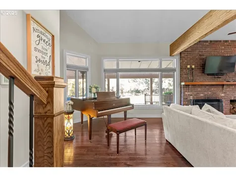 39889 Mcdowell Creek Drive Lebanon OR 97355