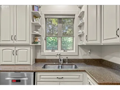 39889 Mcdowell Creek Drive Lebanon OR 97355